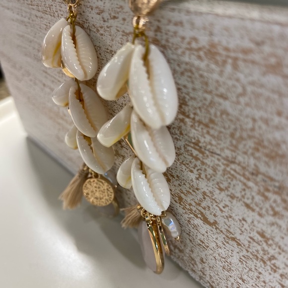 Shell drop earrings - Picture 7 of 7